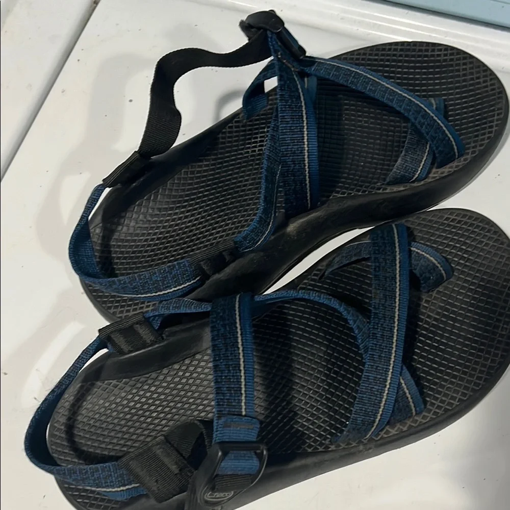 Chaco sandals men’s Black and Blue Strappy Sandals‎ size 9